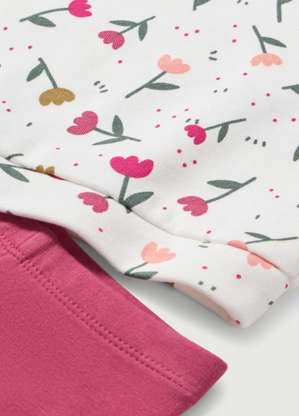Set bluză albă cu flori și pantaloni roz